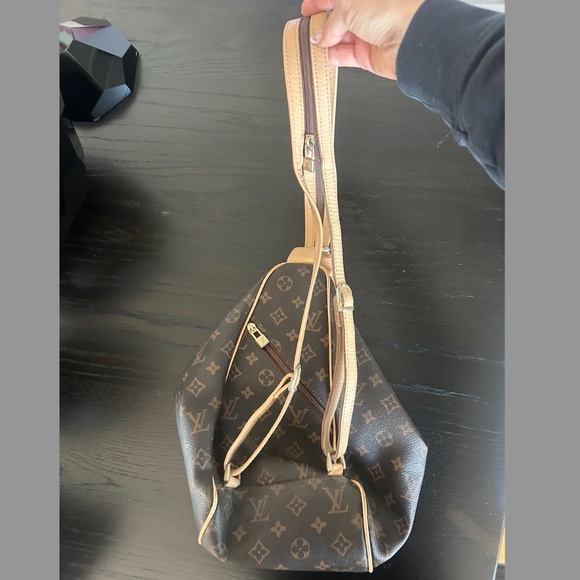 LOUIS VUITTON MONOGRAM CANVAS WOMEN'S BACKPACK/BAG, ZIPPER HANDLE. - Picture 3 of 16